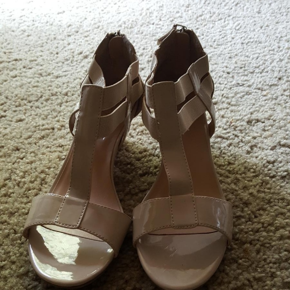 Shoes - Picture 2 of 4